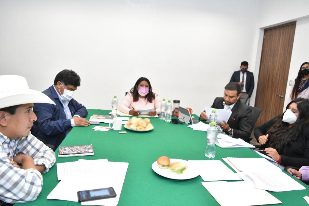 Trabaja Diputada Cecilia Villantes para garantizar financiamiento a productores